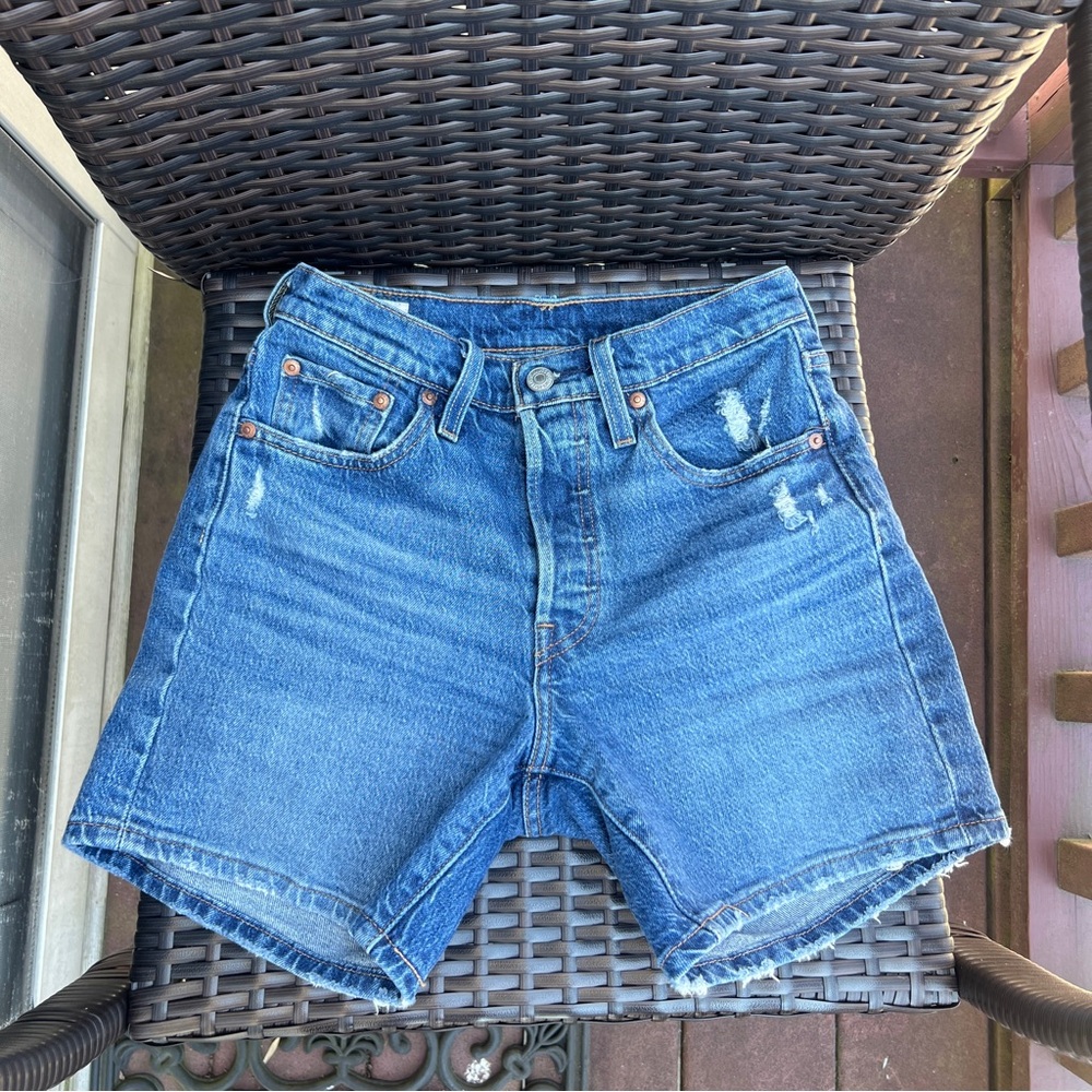 Levi's Women's Premium 501 Mid Thigh Short size 24